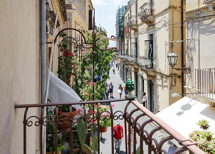 Guesthost - The Charme Of Sicily *